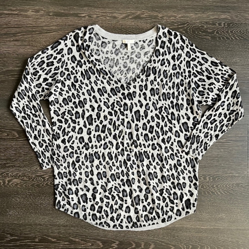 Joie Grey Black Leopard Print V-Neck Wool‎ Cashmere Blend Sweater Small Mob Wife